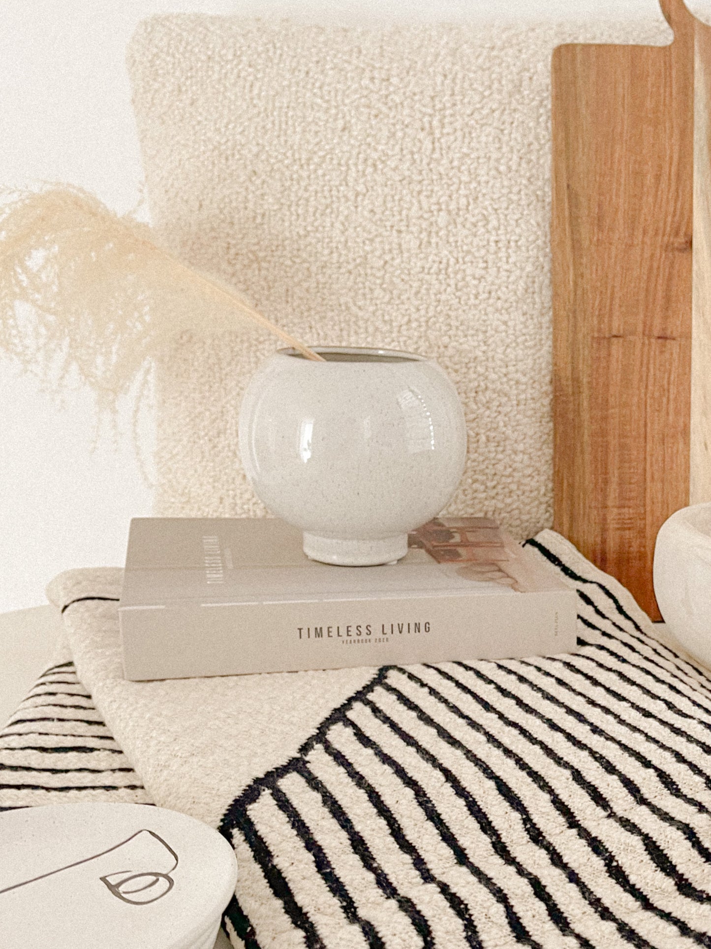 Rounded Specks Vase -